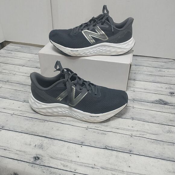 New Balance Unisex FF Arishi V4 WARISCM4 Black Running Shoes Sneakers M 5.5 W 7 - Picture 3 of 8